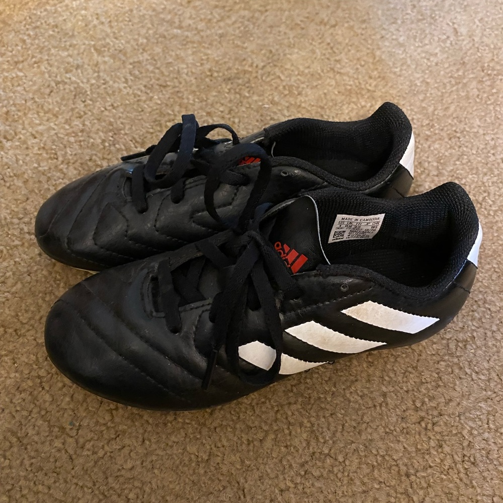 Boys soccer cleats
